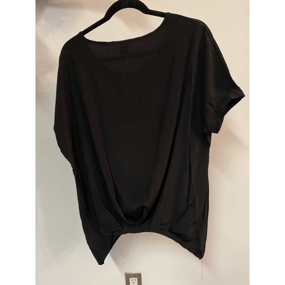 NEW Gialinniao Collection Silky Black Top From Japan - Picture 2 of 3